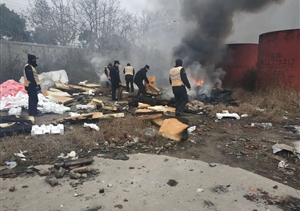巡查遇見(jiàn)火情，宗保隊員協(xié)助滅火 --金橋市容項目隊員協(xié)助撲滅火情