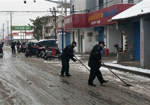 全力鏟冰除雪 保障出行安全 --崇明各項目春節期間鏟冰除雪保安全