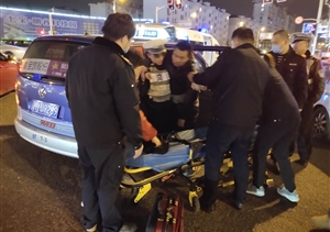 樂(lè )于助人系列報道，救助路邊病人與協(xié)助游客找到愛(ài)車(chē)